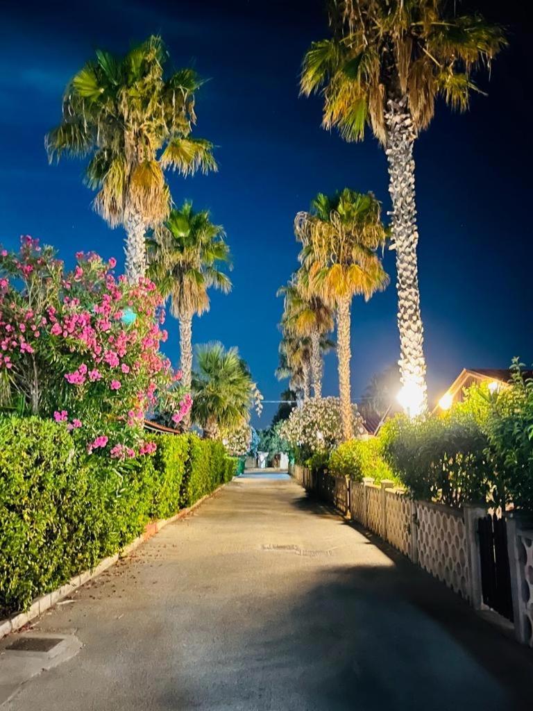 Villaggio Turistico La Baia Degli Angeli Маргерита-ді-Савоя Екстер'єр фото