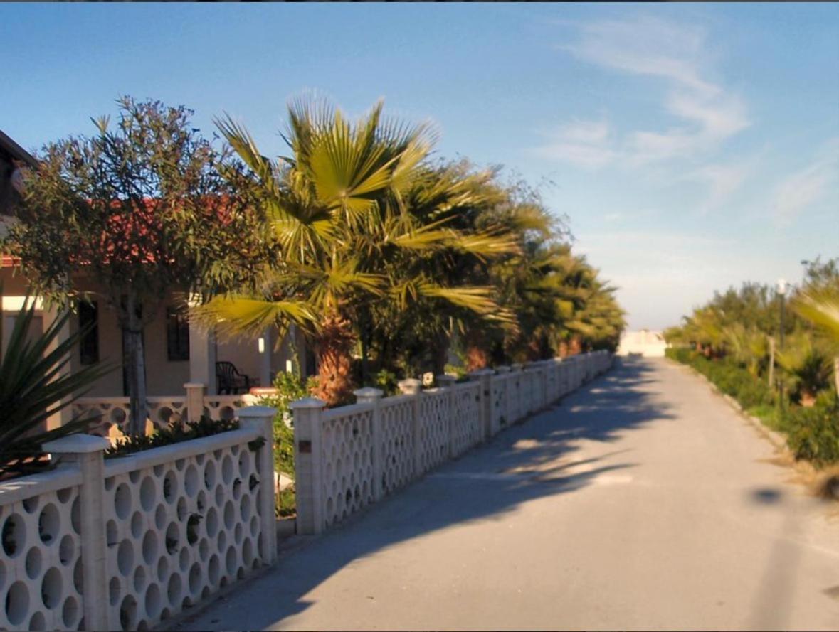 Villaggio Turistico La Baia Degli Angeli Маргерита-ді-Савоя Екстер'єр фото