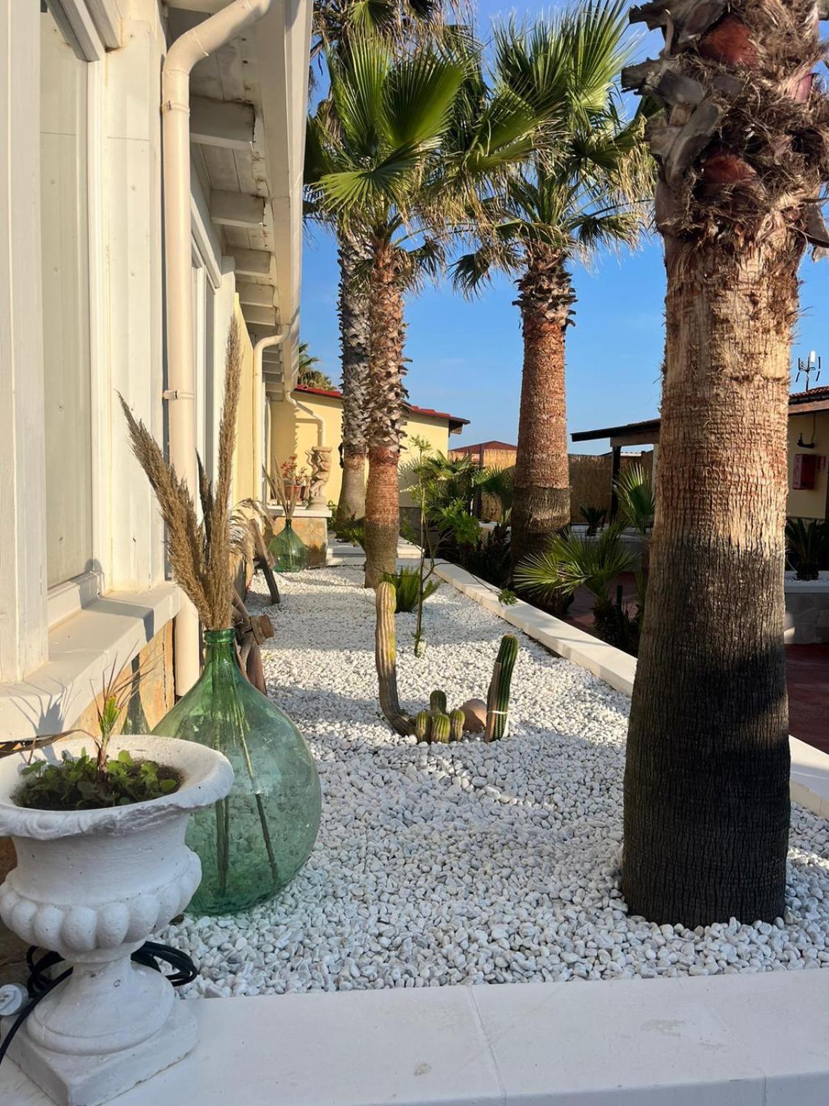 Villaggio Turistico La Baia Degli Angeli Маргерита-ді-Савоя Екстер'єр фото